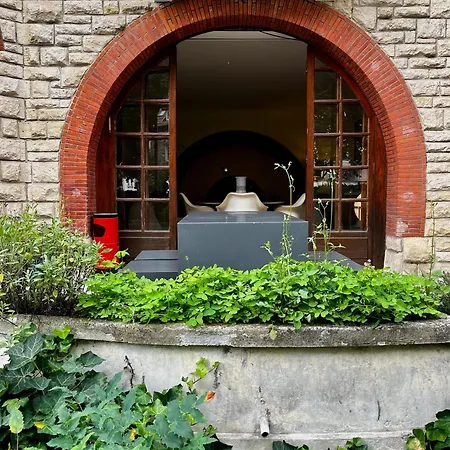 In Paris! Villa